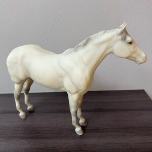 Breyer Watchful Mare #700593 Alabaster Lady Phase Toys R’ Us Collectors Edition
